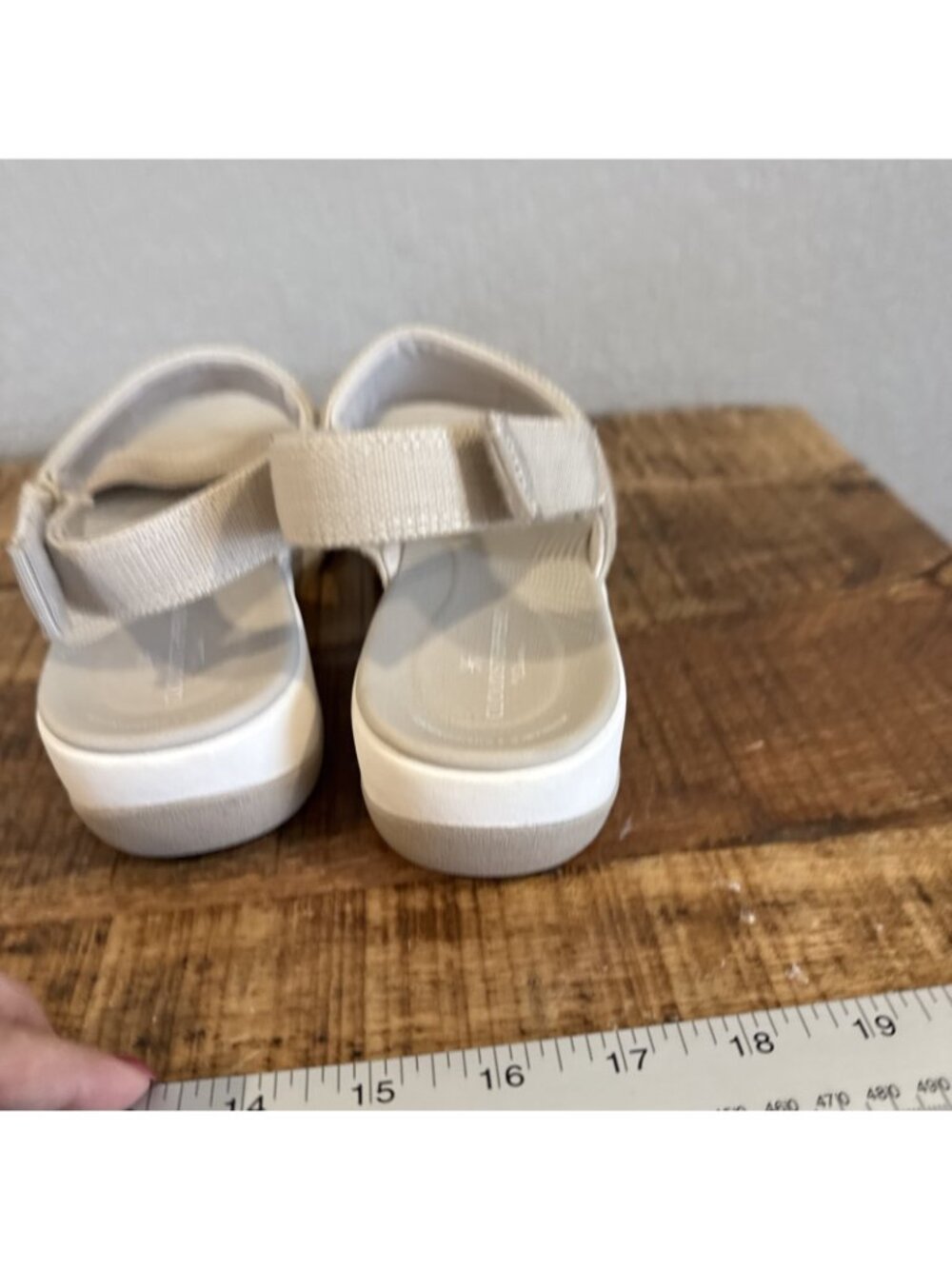 Clarks Cloud Steppers Women Sz 8.5 Sandals Hook Loop Tan Comfort Wedge - Picture 8 of 13